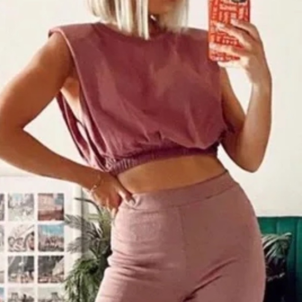 Zara Shoulder Padded Crop Top in Mauve